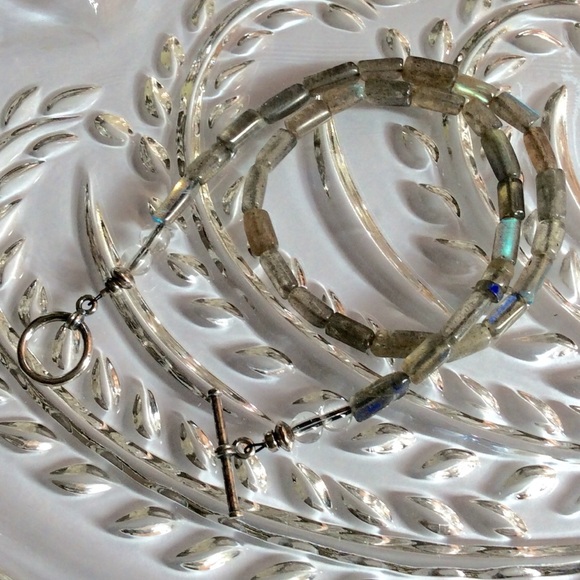 Jewelry - Labradorite and Quartz ⭐️ sterling silver toggle⭐️